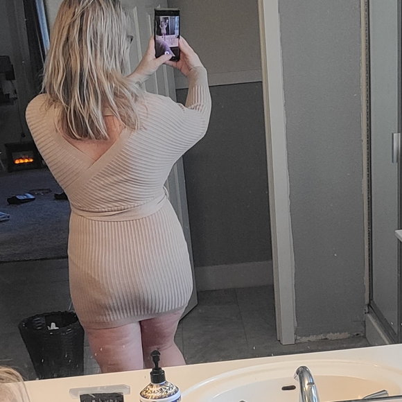 2 STUNNING SWEATER OFF SHOULDER RIBBED KNIT MINI DRESSES - Picture 6 of 16